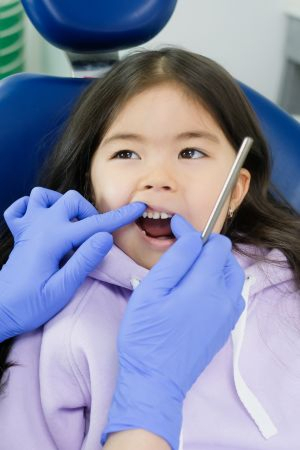 Early loss of baby teeth