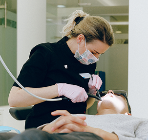What Happens During a Professional Teeth Cleaning