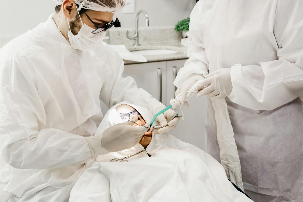 What to Do If You Need Urgent Dental Treatment: Tips & Next Steps